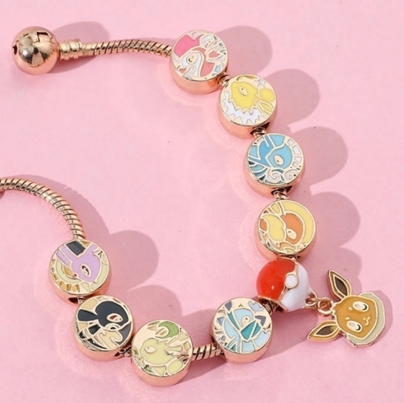 Pokémon Eevee Evolution Collector Charm Bracelet - Picture 5 of 9